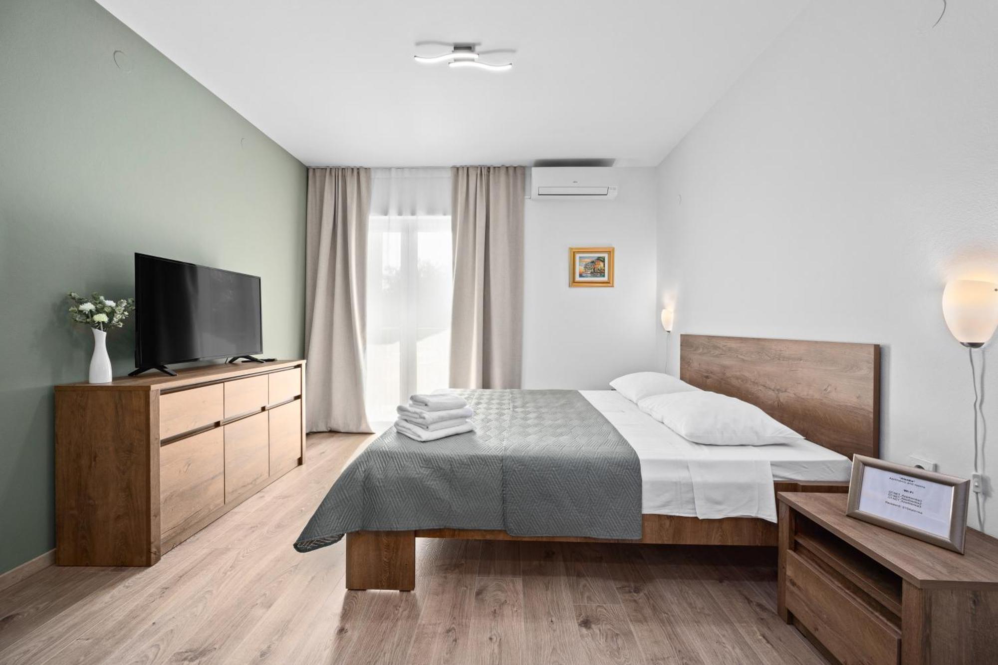 Apartments And Rooms Alenka Banjole Exterior photo
